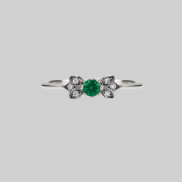 Enchante. Green Quartz Silver Leaf Detailed Ring Gemstone Rings